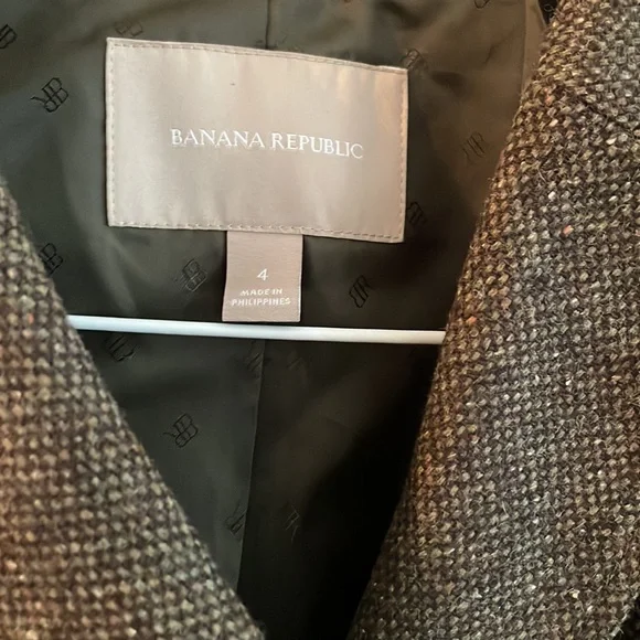Banana Republic brown tweed blazer, double breasted. One button closure - Picture 3 of 9